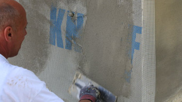 Stillgelegtes Knauf-Werk bombardiert