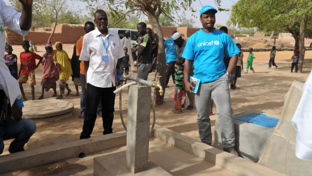 Mit Projekten für die Wasser-, Hygiene- und Sanitärversorgung unterstützt Unicef vor allem die Landbevölkerung des Niger wie hier in der Gemeinde Groumdji in der Region Maradi.