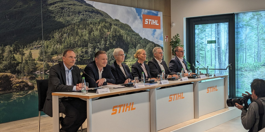 Der Vorstand der Stihl-Gruppe um den Vorsitzenden Michael Traub (2. v. l.) hat sich im Rahmen einer Pressekonferenz den Fragen internationaler Journalisten gestellt.