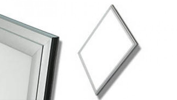 Gegenstand des Plagiatsvorwurfes: das LED Slim Panel White Premium von Ledora Electronics.