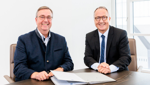 Der neue BdB-Präsident Hajo Hinrichs (l.) und der Geschäftsführer der Messe Essen Oliver P. Kuhrt haben den Kooperationsvertrag für die kommenden drei Jahre unterschrieben.
