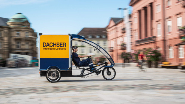 Zu dem Konzept gehören elektrisch unterstützte Lastenräder und E-Lkw sowie -Transporter. 