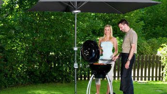 Ungetrübte Grillfreude bei Sonne und Regen