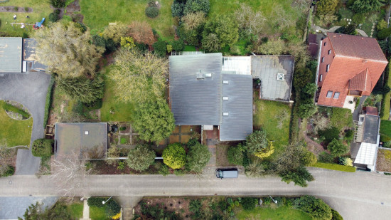 Immer weniger Menschen in Europa wohnen in einem Haus. In Deutschland liegt der Anteil mit 38,5 Prozent am unteren Ende der Statistik. Immer weniger Menschen in Europa wohnen in einem Haus. In Deutschland liegt der Anteil mit 38,5 Prozent am unteren Ende der Statistik.