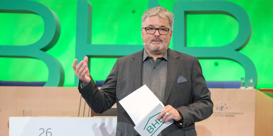Peter Wüst steht seit 2010 als Hauptgeschäftsführer an der Spitze des BHB, Nun wird er den Kongress ein letztes Mal moderieren. Peter Wüst steht seit 2010 als Hauptgeschäftsführer an der Spitze des BHB, Nun wird er den Kongress ein letztes Mal moderieren.