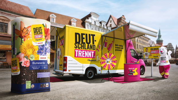 Für die Aktion touren auch überdimensionale XXL-Verpackungen der Toom-Blumenerde durch Deutschland. Für die Aktion touren auch überdimensionale XXL-Verpackungen der Toom-Blumenerde durch Deutschland.