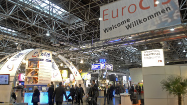 Erstmals in zwei Hallen