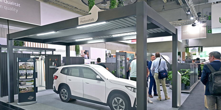 Das Carport kann durch seine modulare Bauweise beliebig in der Breite erweitert werden. Das Carport kann durch seine modulare Bauweise beliebig in der Breite erweitert werden.