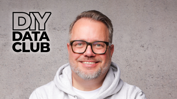 Niklas Schultes, Managing Partner von Forbeyond, ist Host des DIY Data Club.