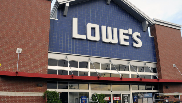 Lowe's betreibt rund 2.370 Baumärkte und Eisenwarengeschäfte in den USA, Kanada und Mexiko. Lowe's betreibt rund 2.370 Baumärkte und Eisenwarengeschäfte in den USA, Kanada und Mexiko.