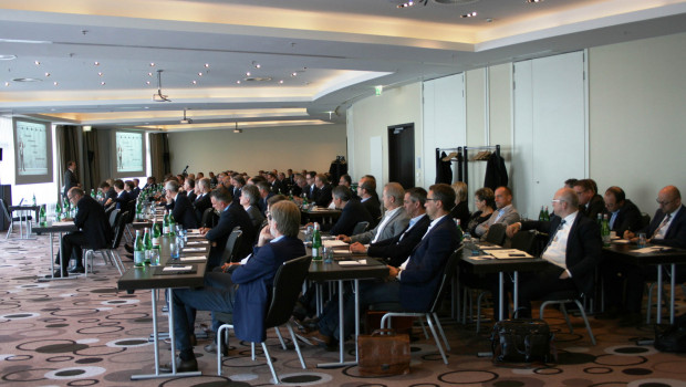 Der Hagebau-Fachhandel präsentierte in Hamburg vor 120 Industrievertretern sein neues Konzept zur Ansprache der Zielgruppe „mobiler Generalist“.