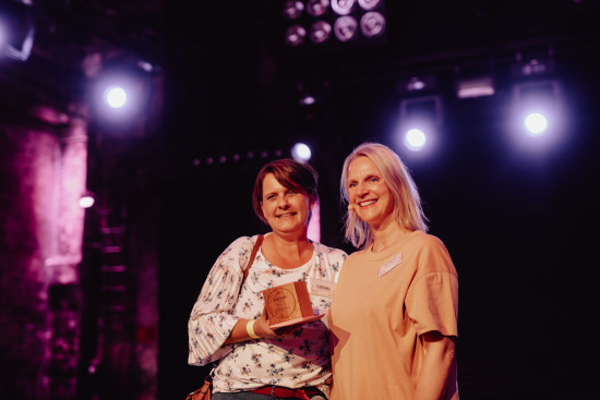 Sabrina von @wohnen_auf_dem_Land erhielt den Kreativzeit Festival Award „Community-Liebling“. 
