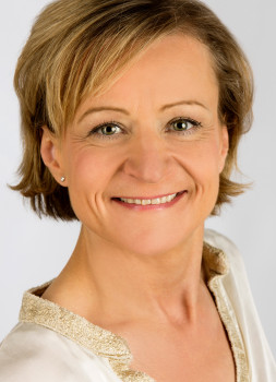 Unter Combrink Communications hat Andrea Combrink  eine inhabergeführte PR-Agentur gegründet. 