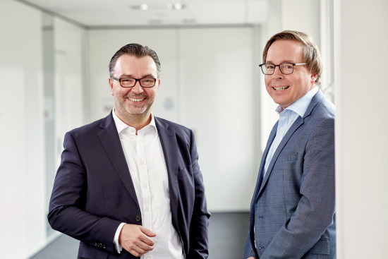 Stephan Engster, CEO, und Oliver Trappmann, Regional Director Central Europe, sehen in Compos Nachhaltigkeitsstrategie auch einen Kundenwunsch.