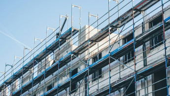 Jedes fünfte Wohnungsbauunternehmen berichtet von Stornierungen