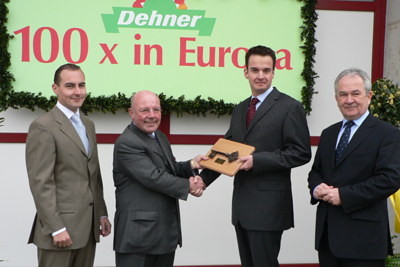 Dehner ist jetzt dreistellig