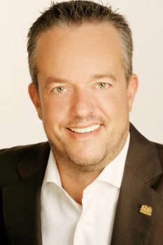 Unternehmensgründer und Inhaber Torsten Toeller bleibt Vorsitzender des Verwaltungsrats von Fressnapf. Unternehmensgründer und Inhaber Torsten Toeller bleibt Vorsitzender des Verwaltungsrats von Fressnapf.