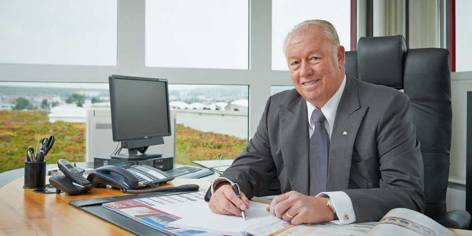 Als Vorstandsvorsitzender hat Klaus Meffert die Meffert Farbewerke AG von einem regionalen Familienbetrieb zu einem internationalen Anbieter von Bautenfarben entwickelt.