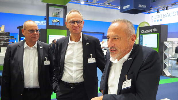 Zusammen mit seinen Geschäftsführungskollegen Hartmut Möller (M.) und Jörg Hoffmann (l.) blickte Dr. Eckard Kern auf die Branchenentwicklung der vergangenen Monate.