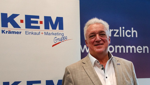 Zum ersten Mal hat Krämer Einkauf und Marketing seine Partnerbetriebe zu einem Netzwerktag eingeladen. Das Treffen rund um eine Speed-Dating-Runde mit 40 Lieferanten, fand unter der Leitung von Geschäftsleiter Thomas Niedermaier in Nürnberg statt.