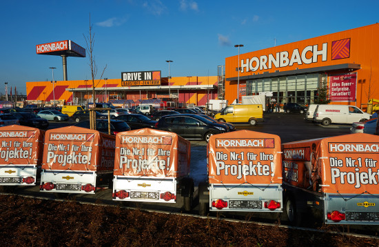 Hornbach liegt unter den Baumärkten an der Spitze. 