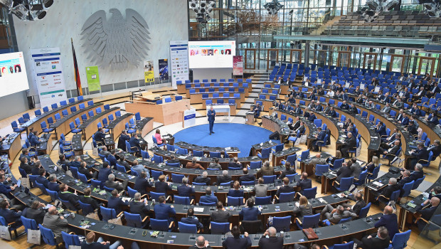 Der BHB-Kongress findet wieder unterm Bundesadler im ehemaligen Plenarsaal des Bundestags statt.