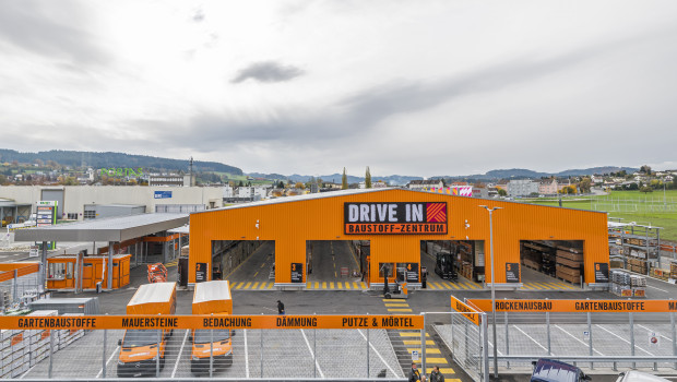 Als erster Hornbach-Markt in der Schweiz verfügt der Standort Sirnach über ein Drive-In für Baustoffe.