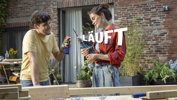 Die internationale Initiative soll Menschen dazu motivieren, defekte Gegenstände mithilfe von WD-40-Produkten instand zu setzen, statt sie zu ersetzen. Die internationale Initiative soll Menschen dazu motivieren, defekte Gegenstände mithilfe von WD-40-Produkten instand zu setzen, statt sie zu ersetzen.