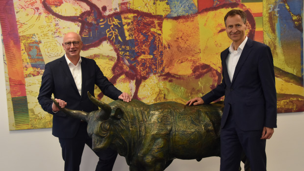 Thomas Wiesner, Bereichsleiter Märkte der Agravis (l.), und Antonius Trachternach, Geschäftsführer des ZEB.