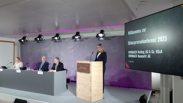 Plus 6,3 Prozent für die Baumärkte, plus 6,6 Prozent für den Hornbach-Konzern im Geschäftsjahr 2022/2023: Das war eines der Ergebnisse der heutigen Bilanzpressekonferenz in Frankfurt am Main.