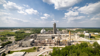 Heidelberg Materials weiht hochmodernes Zementwerk in Indiana ein