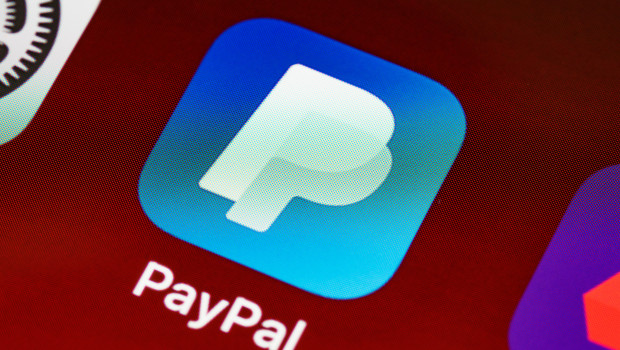 Der Online-Bezahldienst Paypal hat den Rechnungskauf im Gesamtumsatz der Online-Käufe fast eingeholt.
