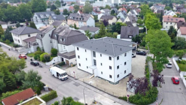 Mehrfamilienhäuser wurden laut Bundesveraband Deutscher Fertigbau zuletzt immer öfter in Holz-Fertigbauweise errichtet.