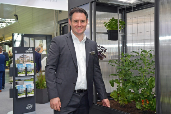 Das neue Gewächshaus ist ein Upgrade für bereits bekannten Hochbeete, erklärt Geschäftsführer Maximilian Priglinger. Das neue Gewächshaus ist ein Upgrade für bereits bekannten Hochbeete, erklärt Geschäftsführer Maximilian Priglinger.