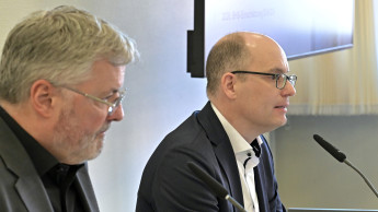 Mit einem blauen Auge davongekommen Mit einem blauen Auge davongekommen