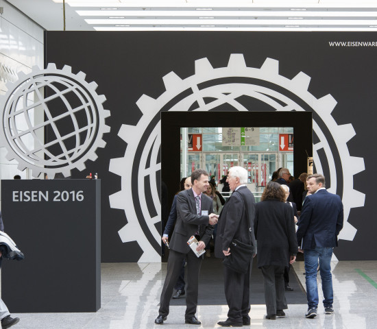 Bereits zum dritten Mal wurden auf der Internationalen Eisenwarenmesse in Köln die Eisen Awards verliehen.
Bereits zum dritten Mal wurden auf der Internationalen Eisenwarenmesse in Köln die Eisen Awards verliehen.