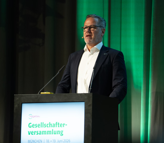 Aufsichtsratsvorsitzender Robert Grieshofer forderte die Gesellschafter auf, sich aktiv einzubringen und die Zusamenarbeit mitzugestalten. Aufsichtsratsvorsitzender Robert Grieshofer forderte die Gesellschafter auf, sich aktiv einzubringen und die Zusamenarbeit mitzugestalten.