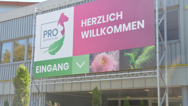 Nach links ins Grüne, nach rechts in Richtung Pink zum Heimtierbereich: Die Pro Garten & Tier in Kassel hatte Premiere.
