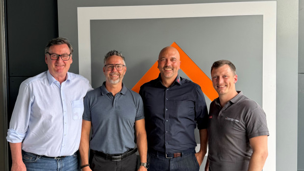 Haben die Zusammenarbeit vereinbart (v. l.): Peter Nöcker (Akquisition Systempartner Bauen+Leben), Tobias Pötz (geschäftsführender Gesellschafter Gaigher+Penn), Norman Pöttmann (Geschäftsleitung Bauen+Leben) und Martin Gawlik (Prokurist Gaigher+Penn. Haben die Zusammenarbeit vereinbart (v. l.): Peter Nöcker (Akquisition Systempartner Bauen+Leben), Tobias Pötz (geschäftsführender Gesellschafter Gaigher+Penn), Norman Pöttmann (Geschäftsleitung Bauen+Leben) und Martin Gawlik (Prokurist Gaigher+Penn.