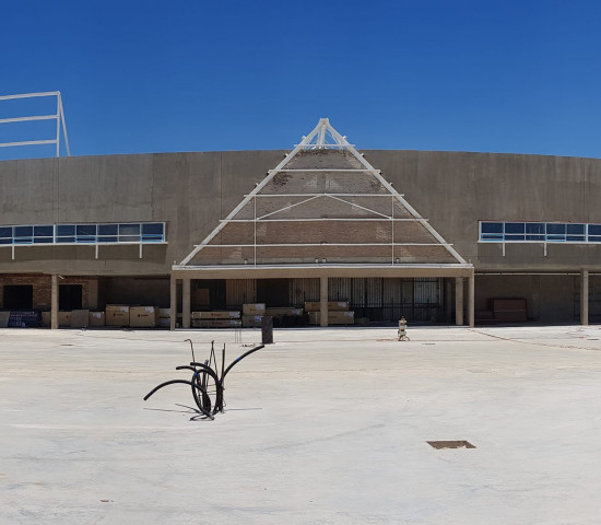 Das typische Leroy-Merlin-Dreieck ist am Rohbau in Johannesburg längst erkennbar, wie die auf Facebook veröffentlichten Bilder zeigen.

