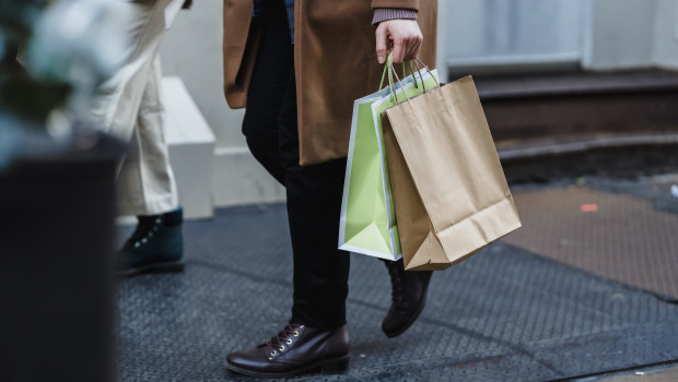 Die Verbraucherinnen und Verbraucher wollen wieder etwas mehr konsumieren, rechnen allerdings damit, dass die Preise weiter steigen werden.