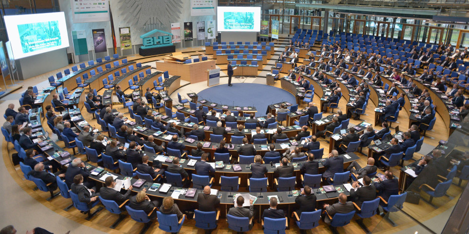 Der BHB-Kongress tagt endlich wieder im Präsenzmodus im ehemaligen Bundestagsplenum in Bonn.