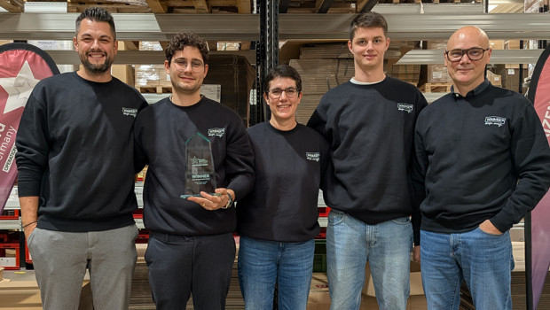 Das Kaizen-Team von Wagner wurde für seine Arbeit ausgezeichnet. Das Kaizen-Team von Wagner wurde für seine Arbeit ausgezeichnet.