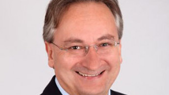 Baumax restrukturiert