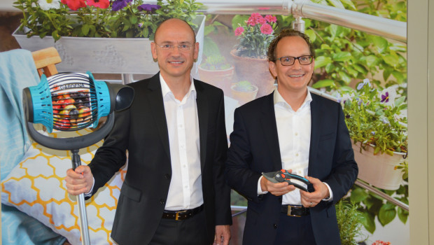 Sascha Menges (r.), President der Gardena Division im Husqvarna-Konzern, und Vertriebschef Tobias M. Koerner sind zufrieden mit der Entwicklung von Gardena im vergangenen Jahr.
