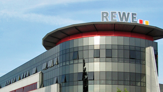 Die Rewe-Gruppe (Penny, Toom etc.) erreichte im Geschäftsjahr 2015 ihr bestes operatives Ergebnis in der Firmengeschichte. Die Rewe-Gruppe (Penny, Toom etc.) erreichte im Geschäftsjahr 2015 ihr bestes operatives Ergebnis in der Firmengeschichte.