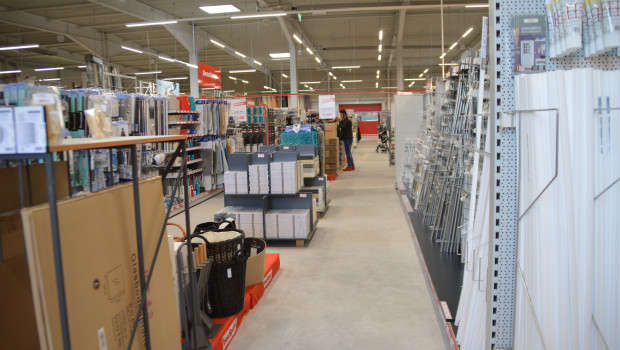 Der Einzelhandel mit Metallwaren, Anstrichmitteln, Bau- und Heimwerkerbedarf ist im November um ein Prozent gewachsen. Der Einzelhandel mit Metallwaren, Anstrichmitteln, Bau- und Heimwerkerbedarf ist im November um ein Prozent gewachsen.