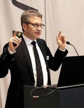 EMV-Profi-Geschäftsführer Michael Spiess konnte in Barcelona über positive Umsatzzahlen referieren. EMV-Profi-Geschäftsführer Michael Spiess konnte in Barcelona über positive Umsatzzahlen referieren.
