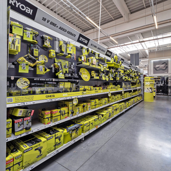 Ryobi hat die Warenpräsentation in allen Toom-Baumärkten in Deutschland umfassend überarbeitet.