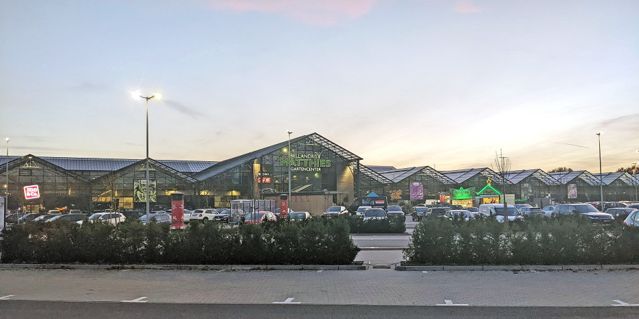 Zu breit für ein Foto:  Deutschlands größtes Garten­center, das Bellandris Matthies in Seevetal bei Hamburg.